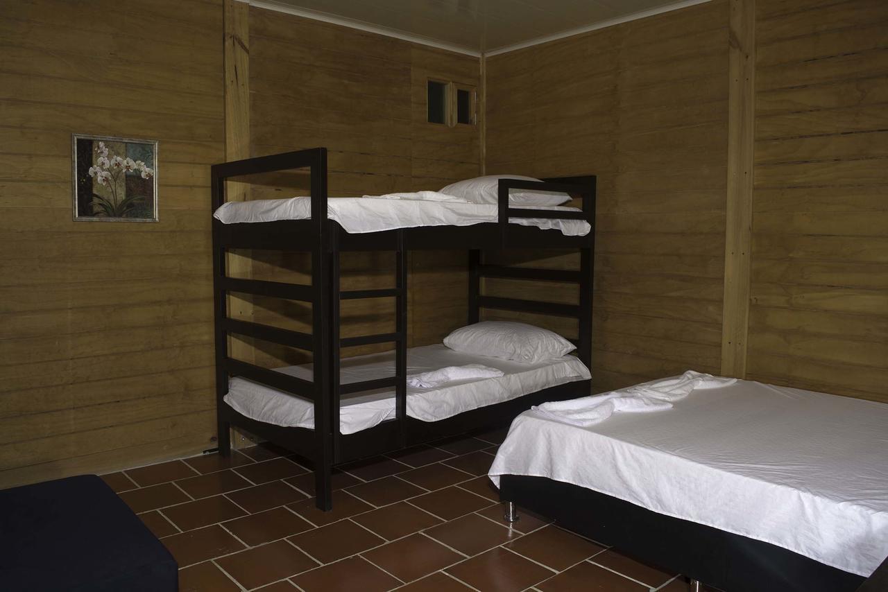 Hostal El Ruby วิลญาเวียคา ภายนอก รูปภาพ