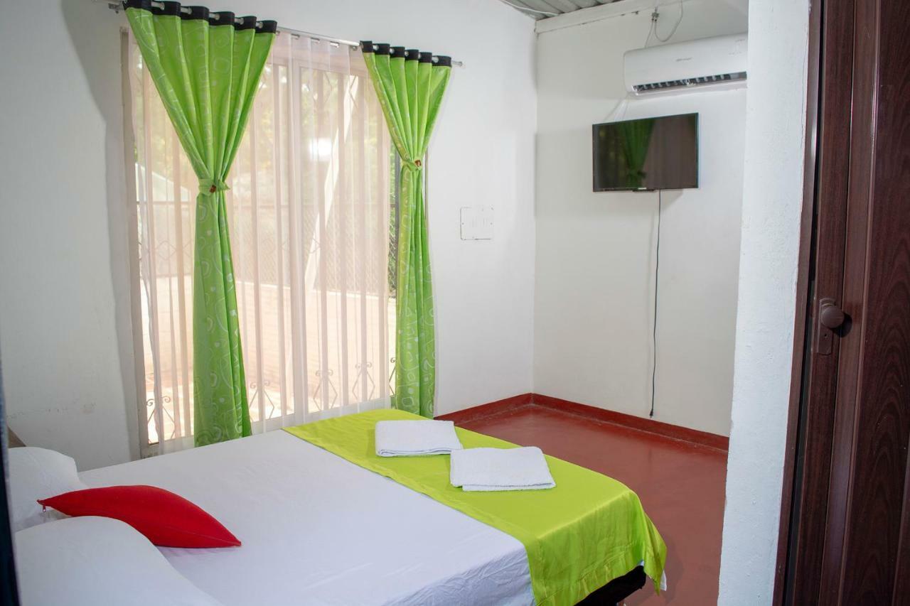 Hostal El Ruby วิลญาเวียคา ภายนอก รูปภาพ