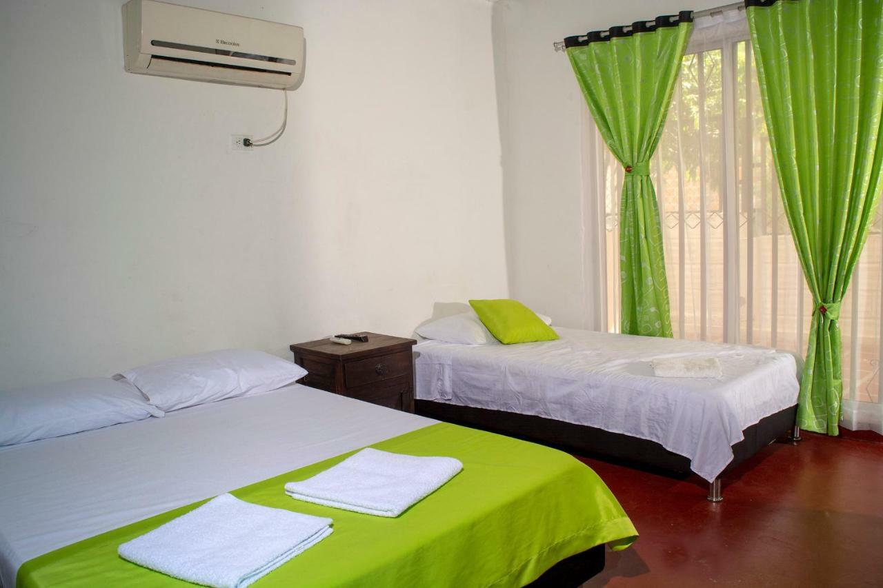 Hostal El Ruby วิลญาเวียคา ภายนอก รูปภาพ