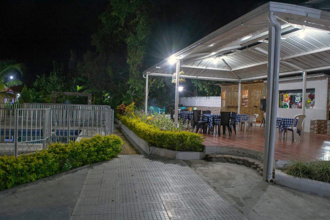 Hostal El Ruby วิลญาเวียคา ภายนอก รูปภาพ