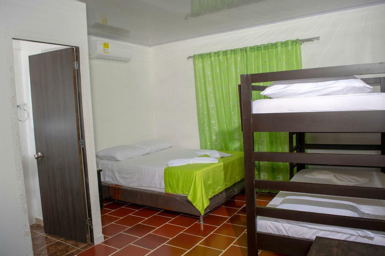 Hostal El Ruby วิลญาเวียคา ภายนอก รูปภาพ