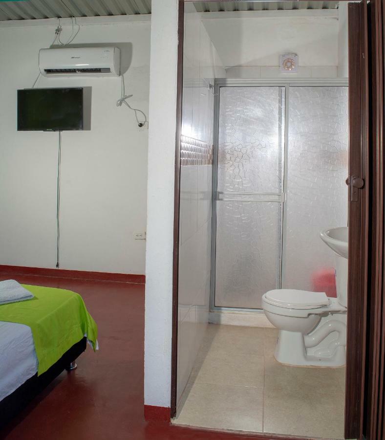 Hostal El Ruby วิลญาเวียคา ภายนอก รูปภาพ