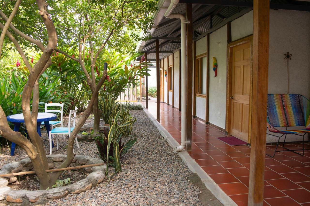 Hostal El Ruby วิลญาเวียคา ภายนอก รูปภาพ