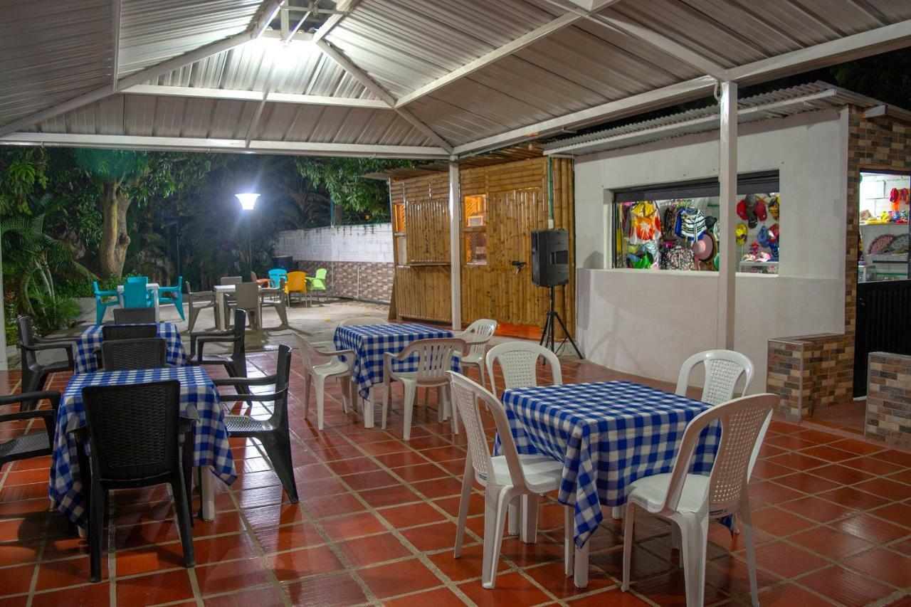 Hostal El Ruby วิลญาเวียคา ภายนอก รูปภาพ